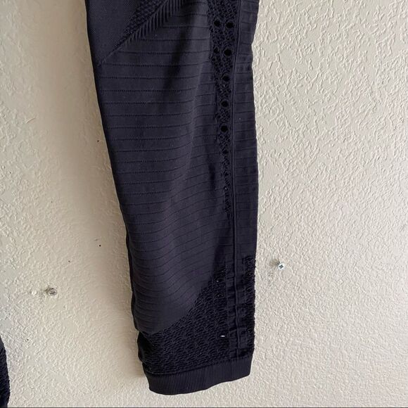 Gymshark Black Cropped Energy + Seamless Leggings - Picture 6 of 6